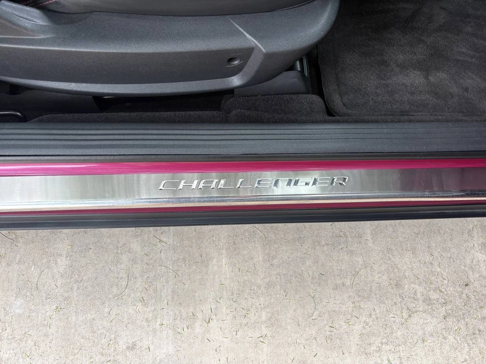 2010 Dodge Challenger 3rd Gen - Image 11 of 20