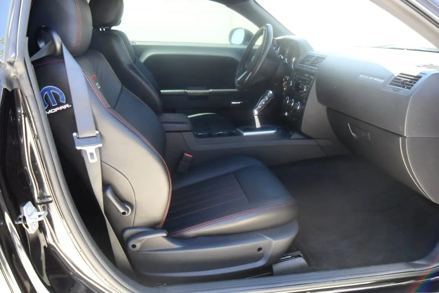 2010 Dodge Challenger 3rd Gen - Image 5 of 8