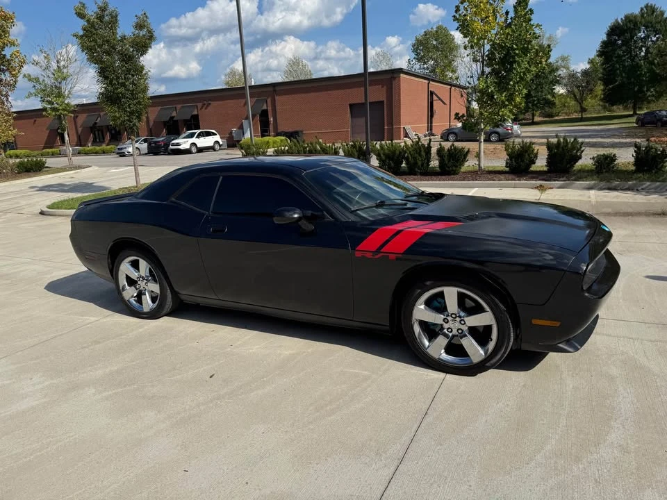 2010 Dodge Challenger 3rd Gen - Image 2 of 18