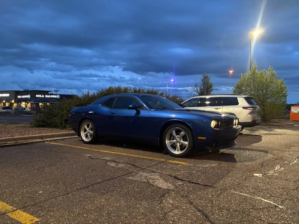 2010 Dodge Challenger 3rd Gen - Image 2 of 3
