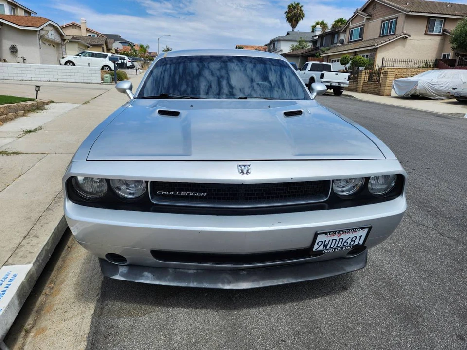2010 Dodge Challenger 3rd Gen - Image 6 of 12