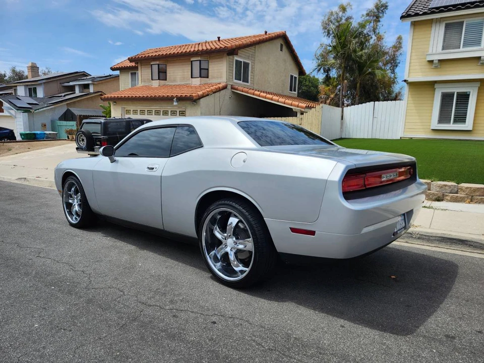 2010 Dodge Challenger 3rd Gen - Image 3 of 12