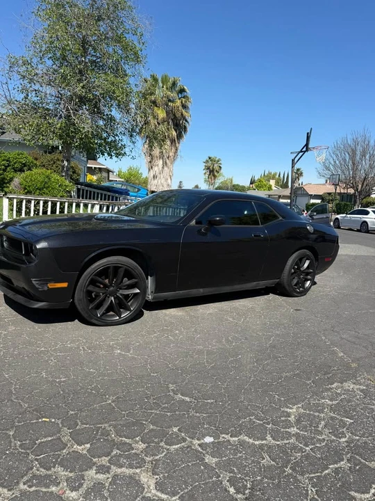 2010 Dodge Challenger 3rd Gen - Image 9 of 11