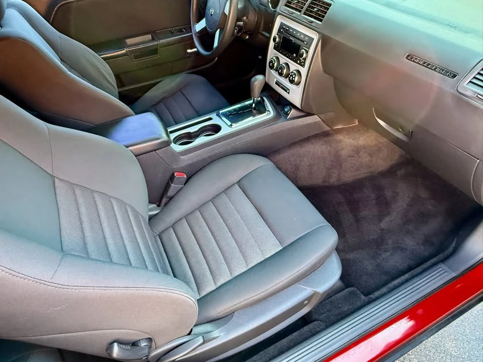 2010 Dodge Challenger 3rd Gen - Image 15 of 19