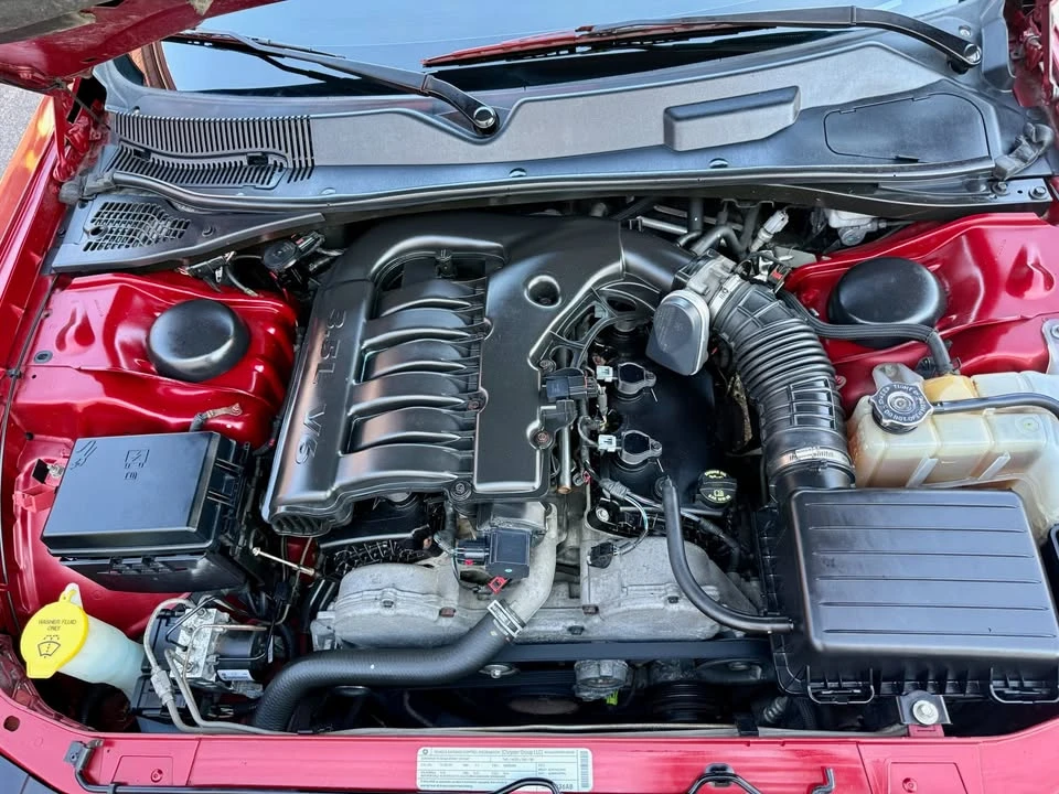 2010 Dodge Challenger 3rd Gen - Image 19 of 19