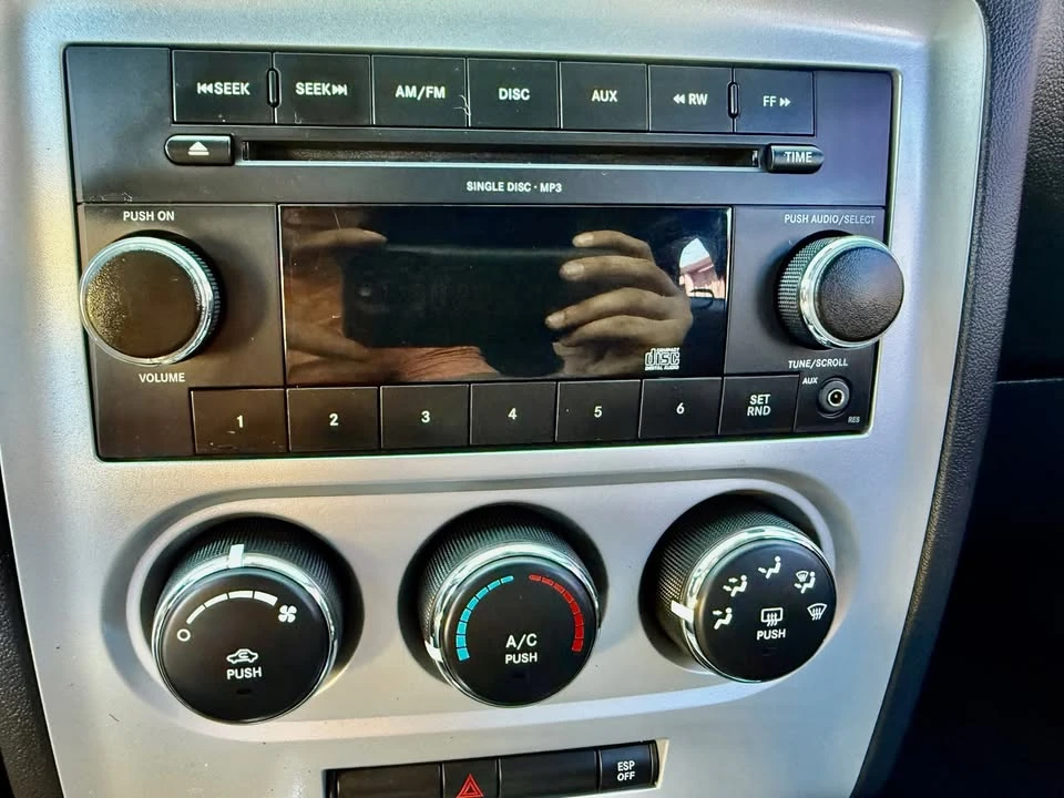 2010 Dodge Challenger 3rd Gen - Image 17 of 19