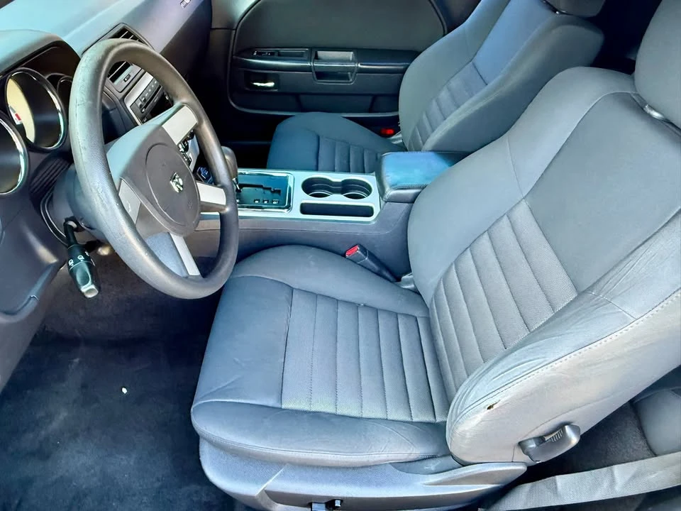 2010 Dodge Challenger 3rd Gen - Image 13 of 19