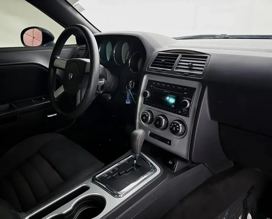 2010 Dodge Challenger 3rd Gen - Image 12 of 18