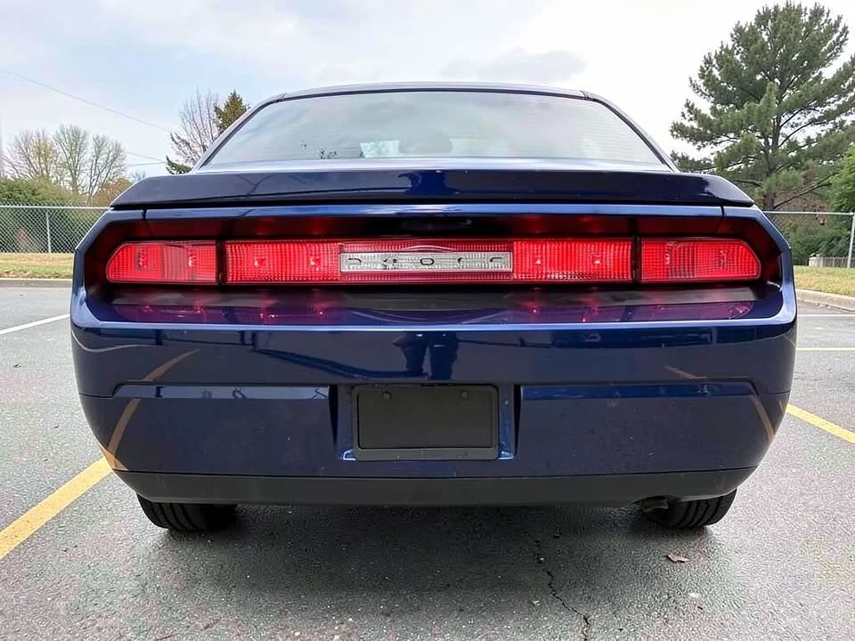 2010 Dodge Challenger 3rd Gen - Image 6 of 18