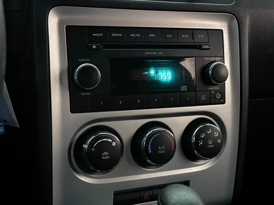 2010 Dodge Challenger 3rd Gen - Image 13 of 18