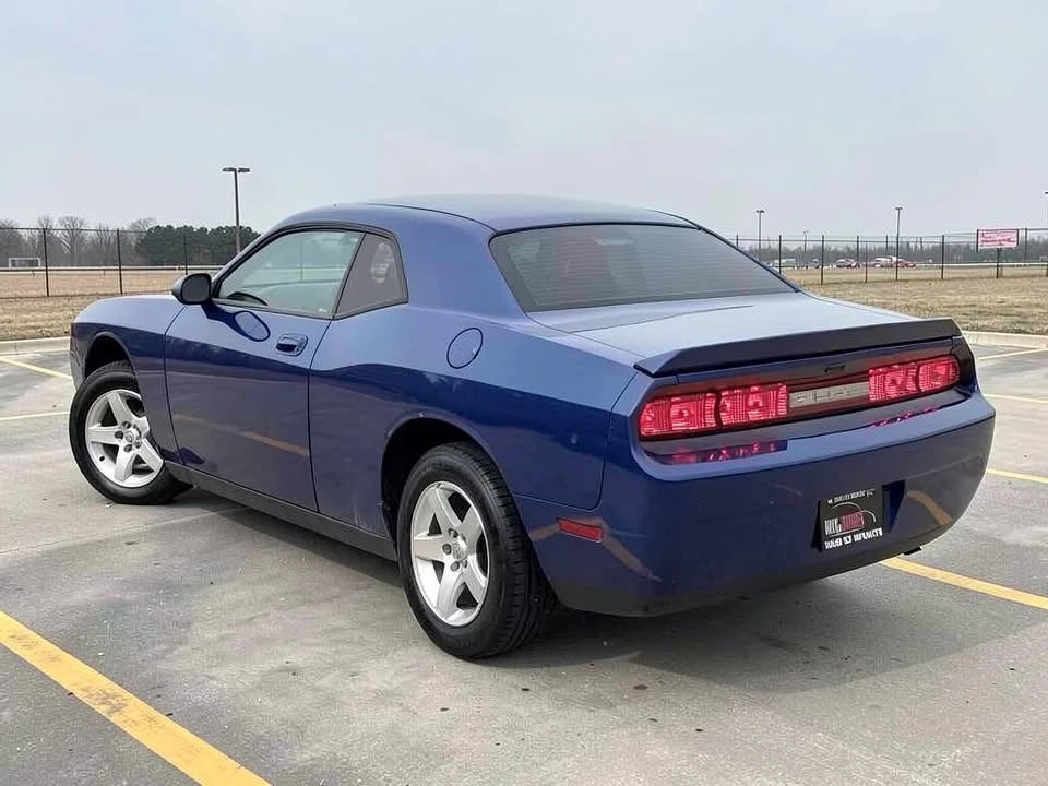 2010 Dodge Challenger 3rd Gen - Image 7 of 18