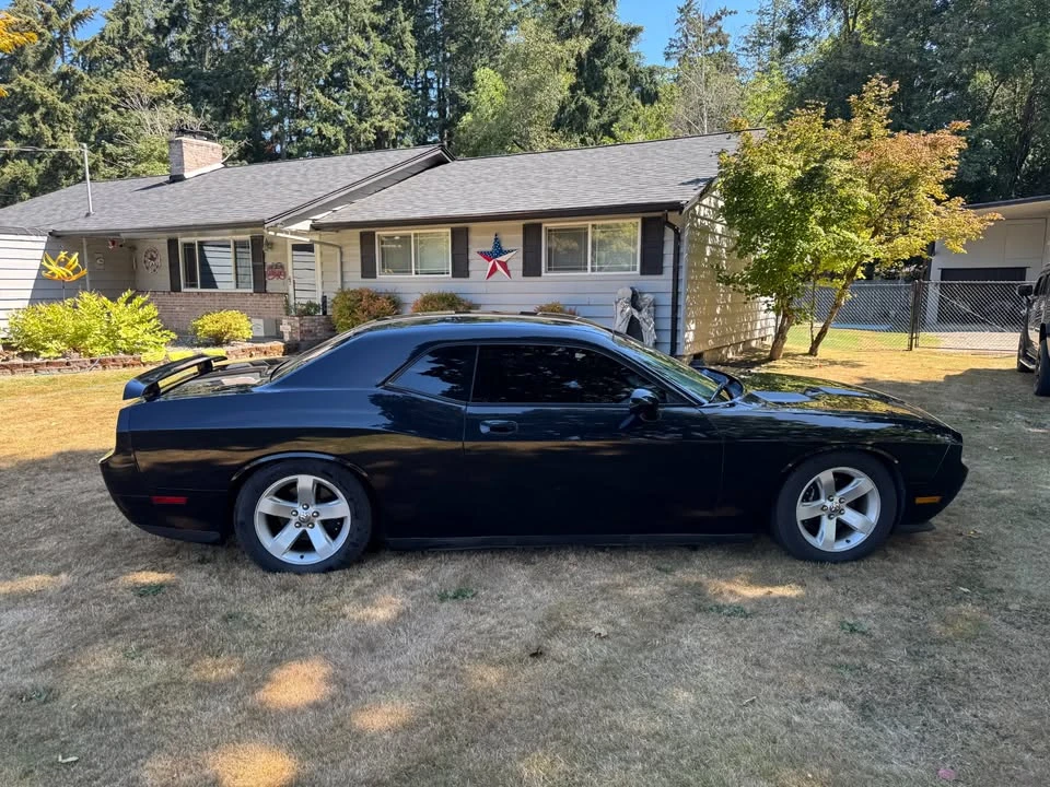 2010 Dodge Challenger 3rd Gen - Image 2 of 15