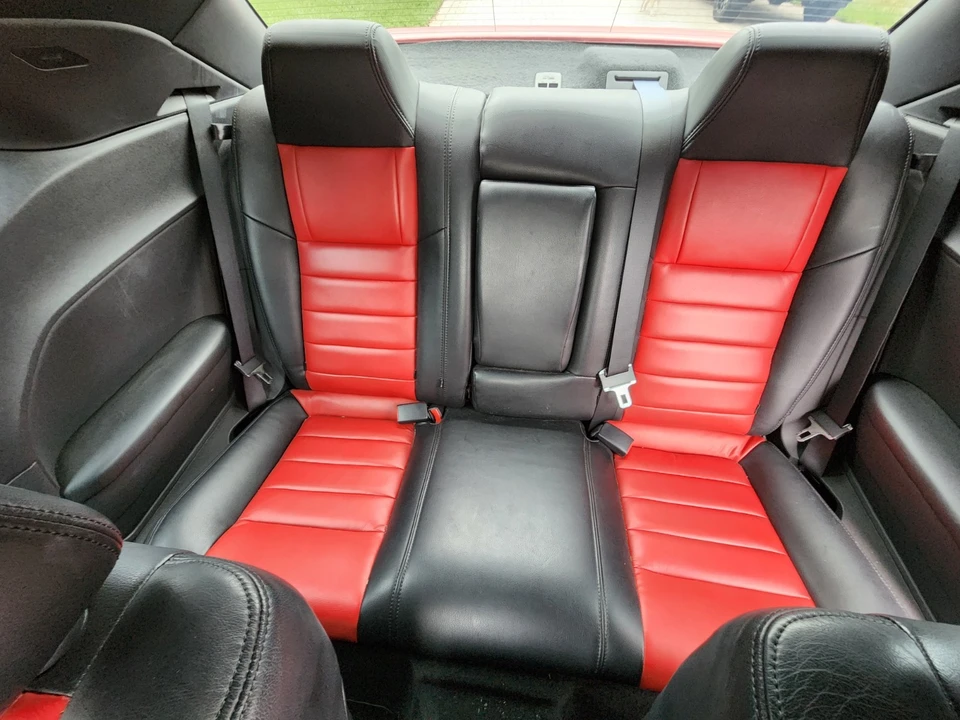 2010 Dodge Challenger 3rd Gen - Image 9 of 17
