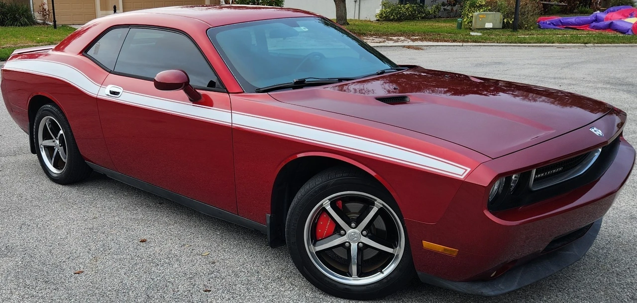2010 Dodge Challenger 3rd Gen - Image 15 of 17