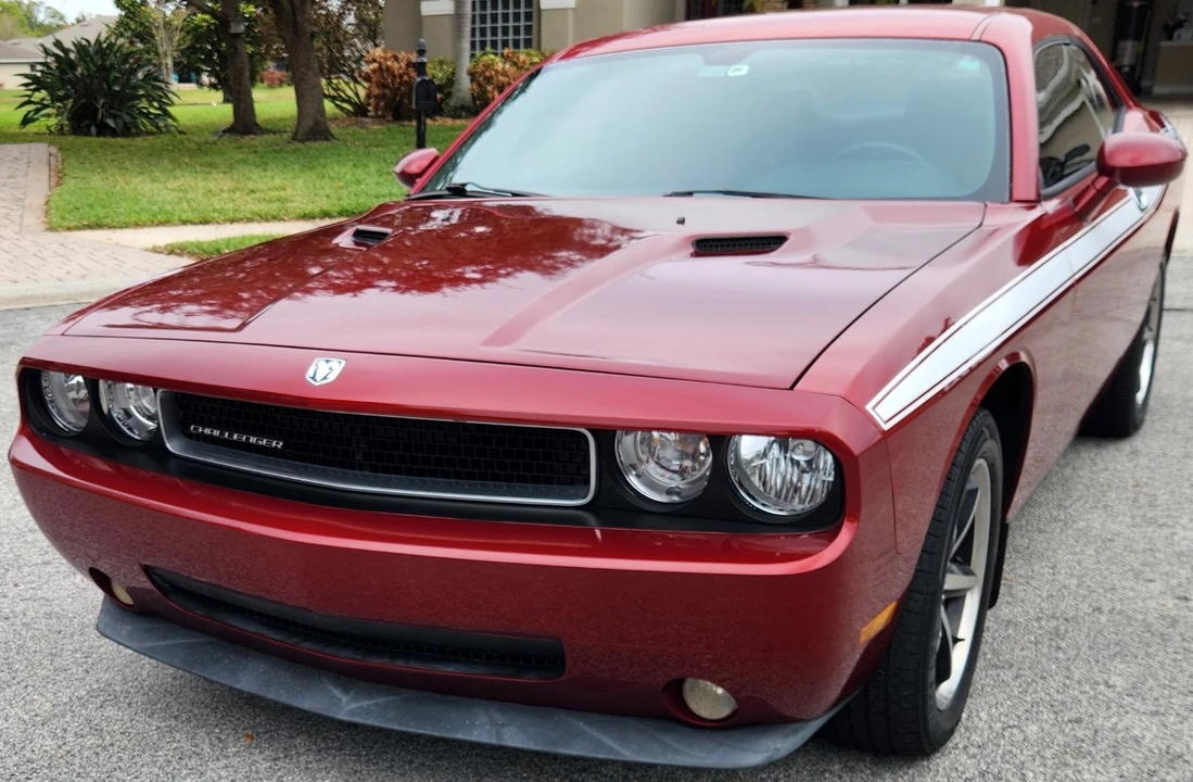 2010 Dodge Challenger 3rd Gen - Image 4 of 17