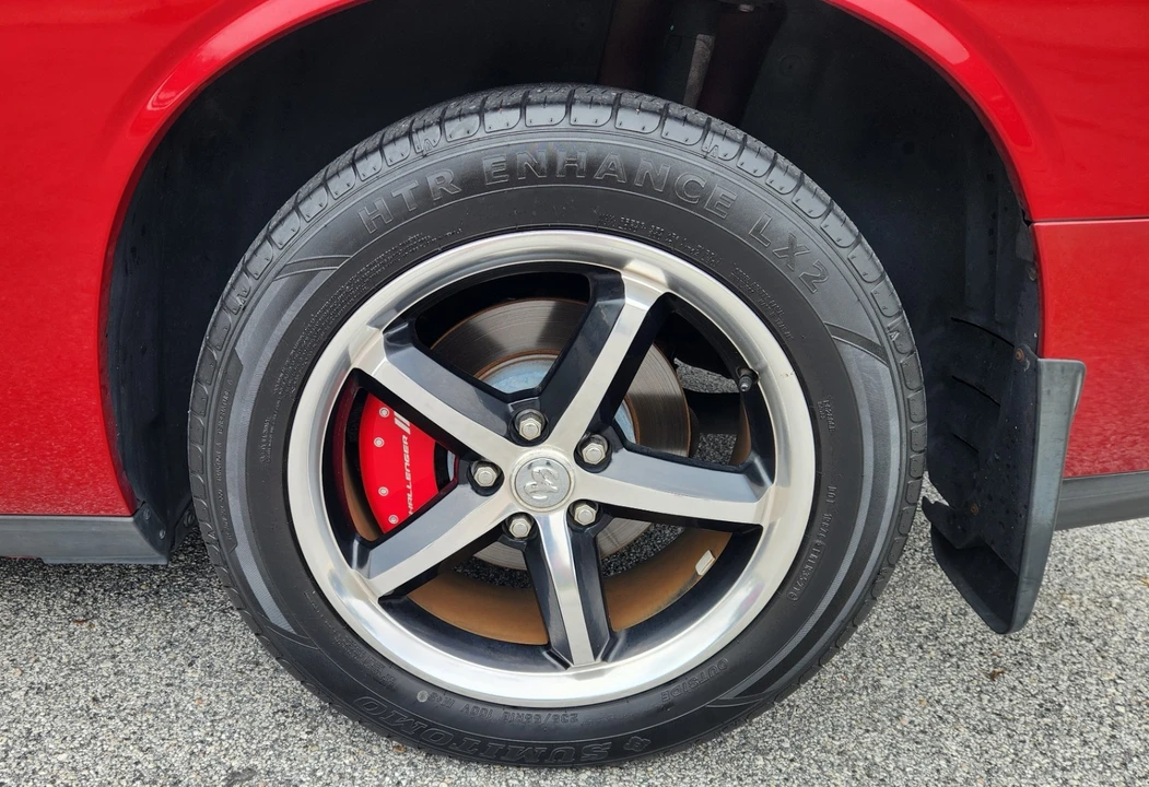 2010 Dodge Challenger 3rd Gen - Image 16 of 17