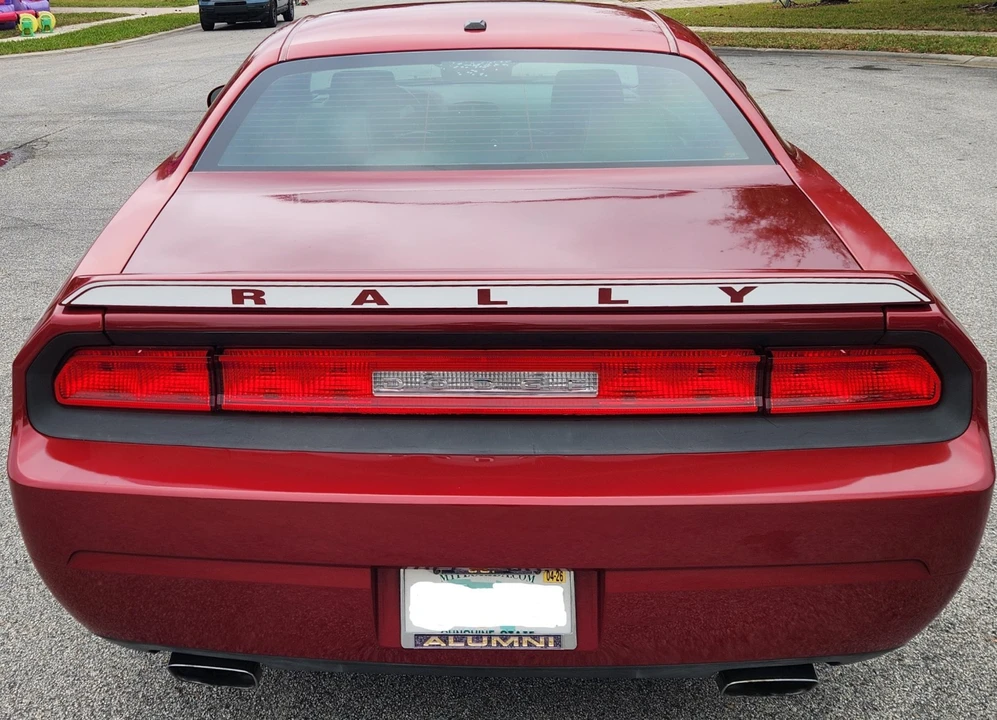 2010 Dodge Challenger 3rd Gen - Image 3 of 17