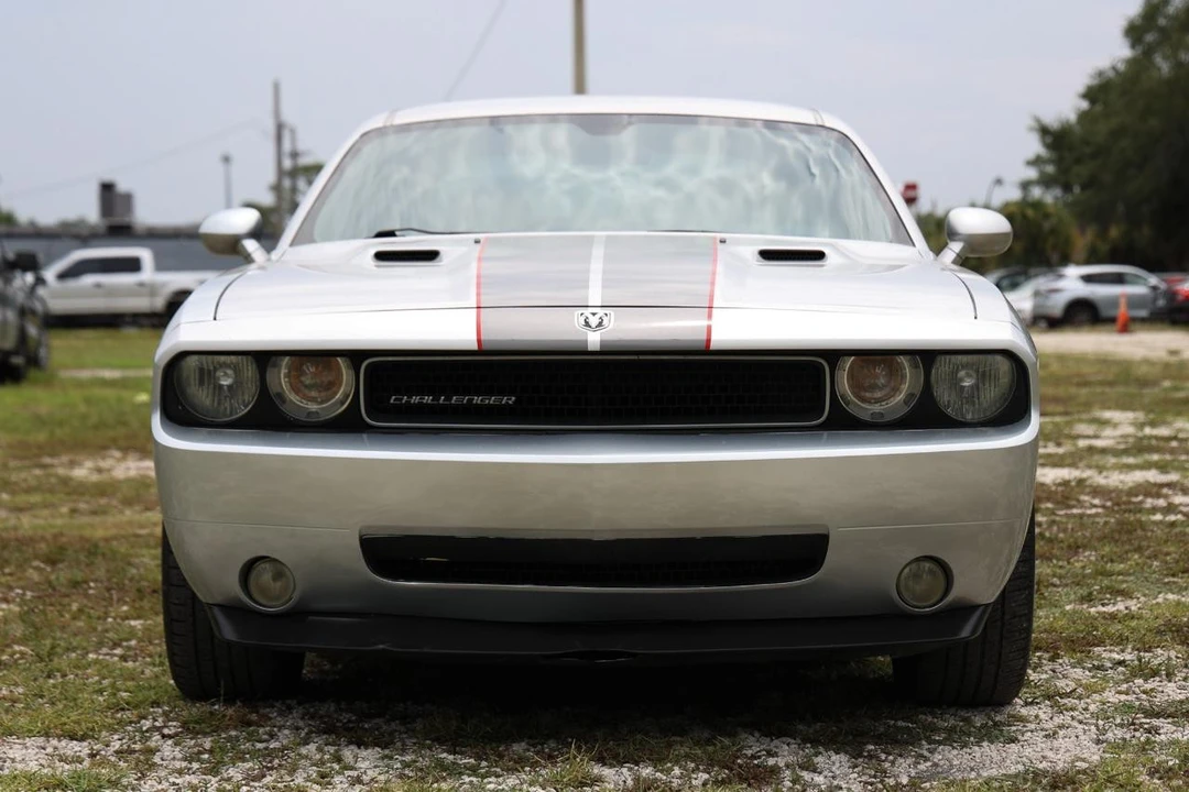 2010 Dodge Challenger 3rd Gen - Image 17 of 31