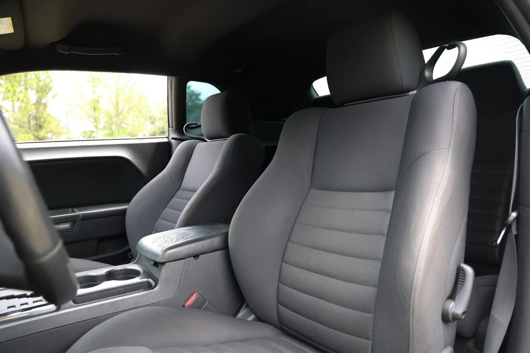 2010 Dodge Challenger 3rd Gen - Image 6 of 31