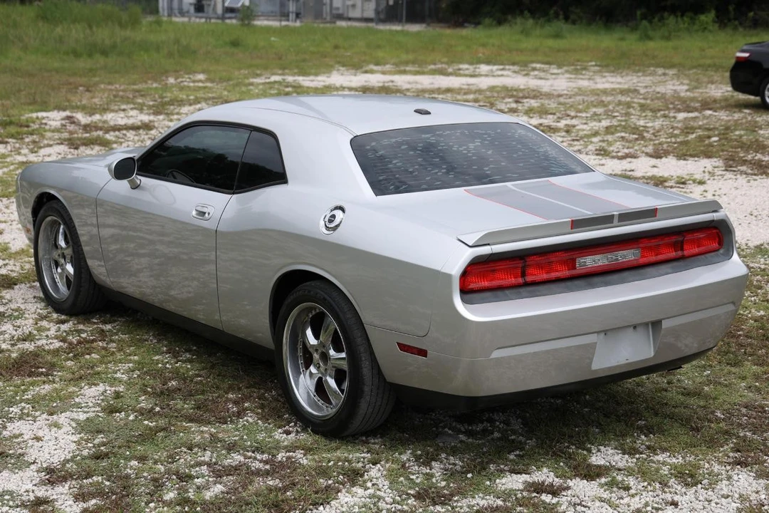 2010 Dodge Challenger 3rd Gen - Image 5 of 31