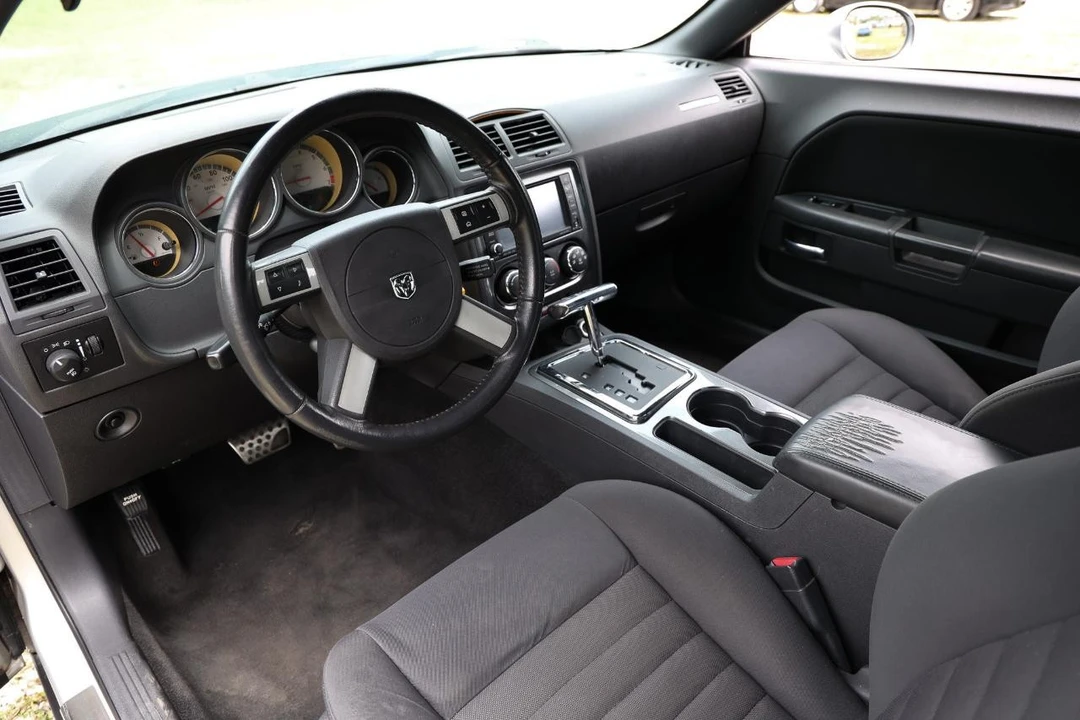 2010 Dodge Challenger 3rd Gen - Image 4 of 31
