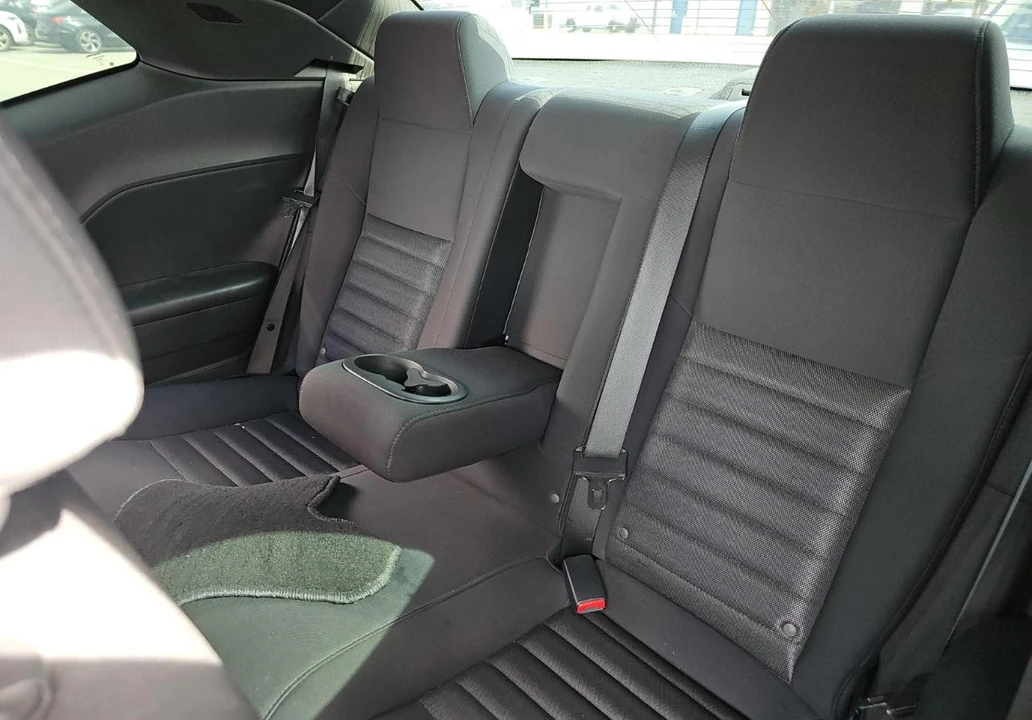 2010 Dodge Challenger 3rd Gen - Image 15 of 17