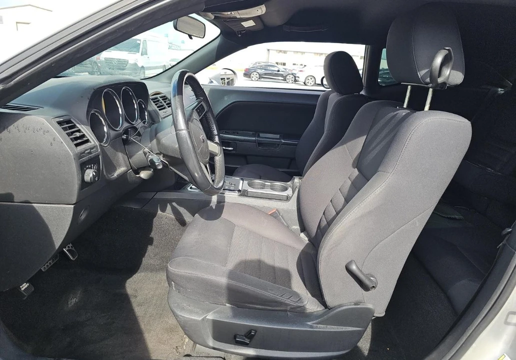 2010 Dodge Challenger 3rd Gen - Image 10 of 17