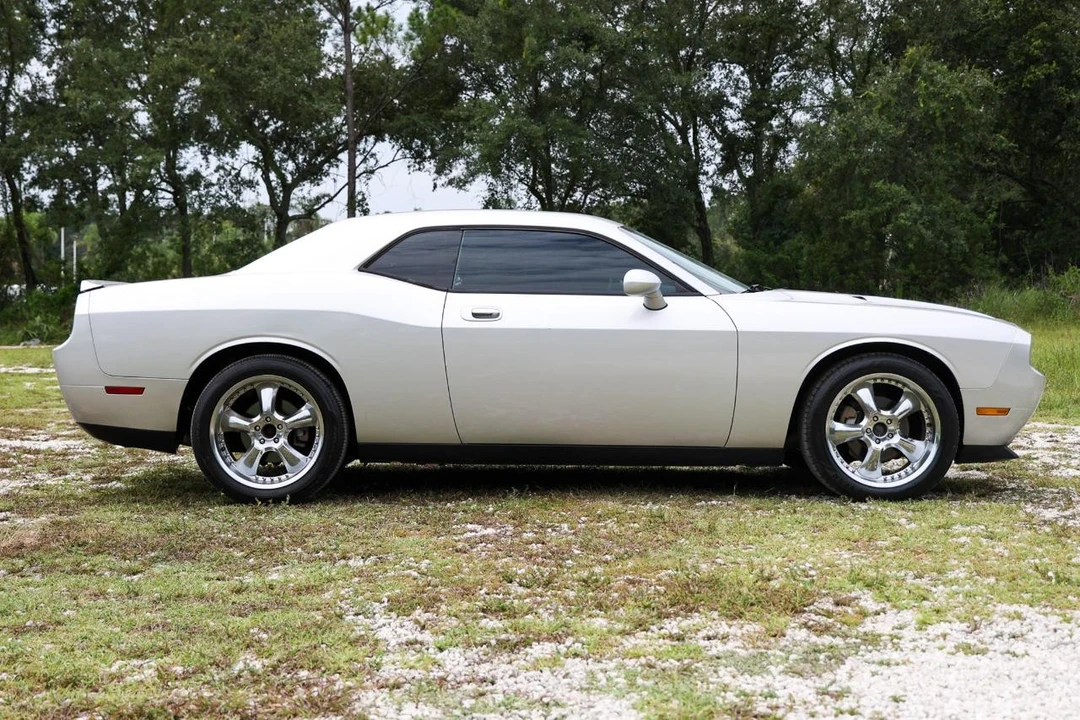 2010 Dodge Challenger 3rd Gen - Image 13 of 31