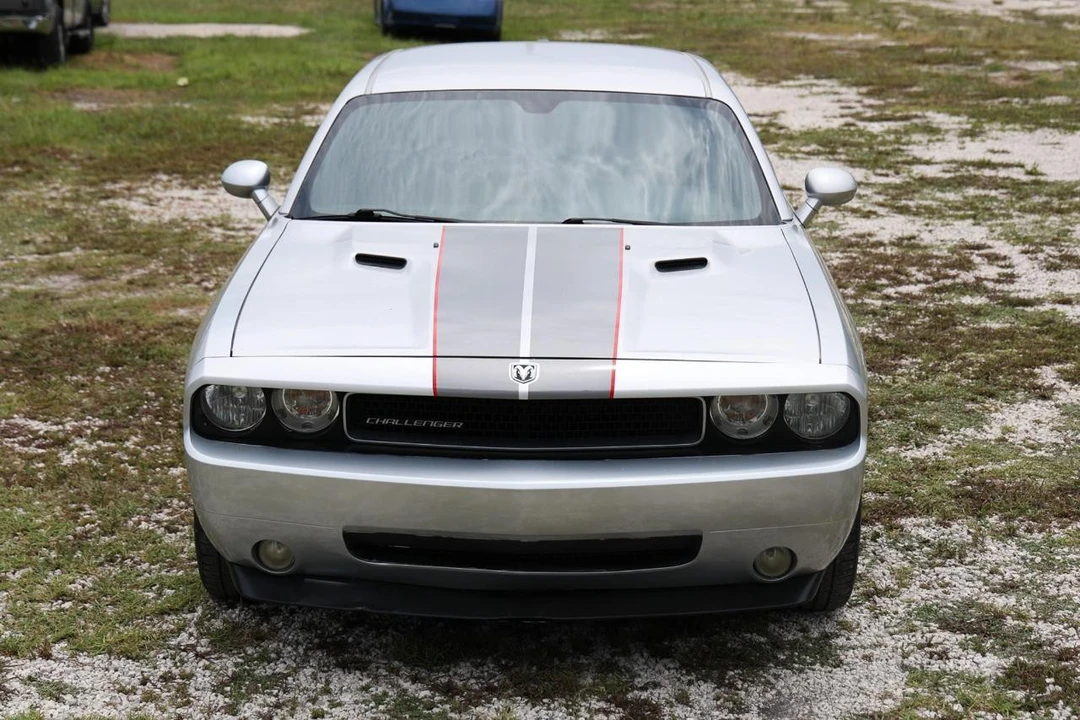 2010 Dodge Challenger 3rd Gen - Image 19 of 31