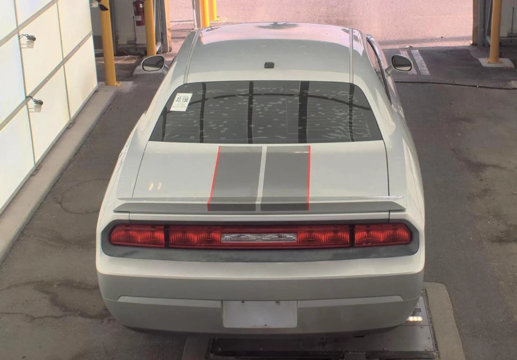 2010 Dodge Challenger 3rd Gen - Image 6 of 17