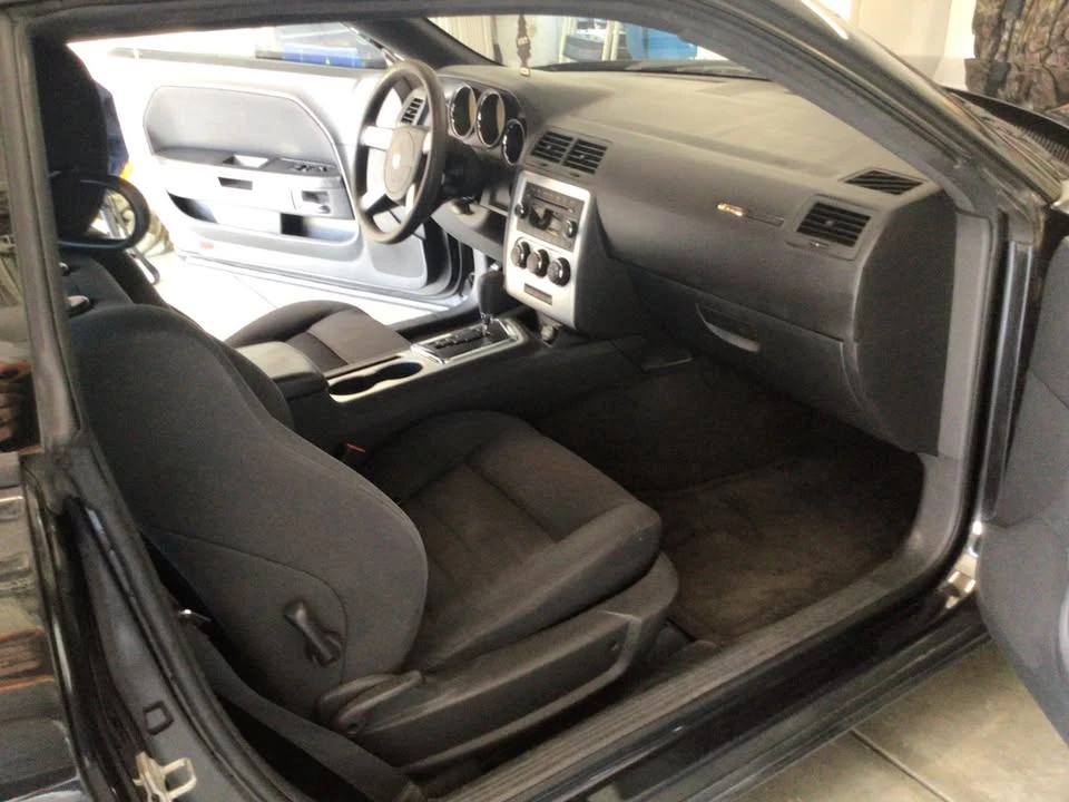 2010 Dodge Challenger 3rd Gen - Image 7 of 9
