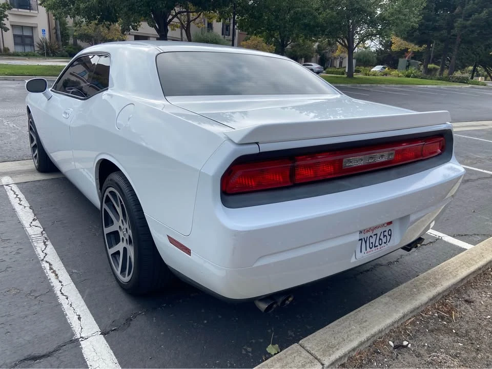 2010 Dodge Challenger 3rd Gen - Image 6 of 10