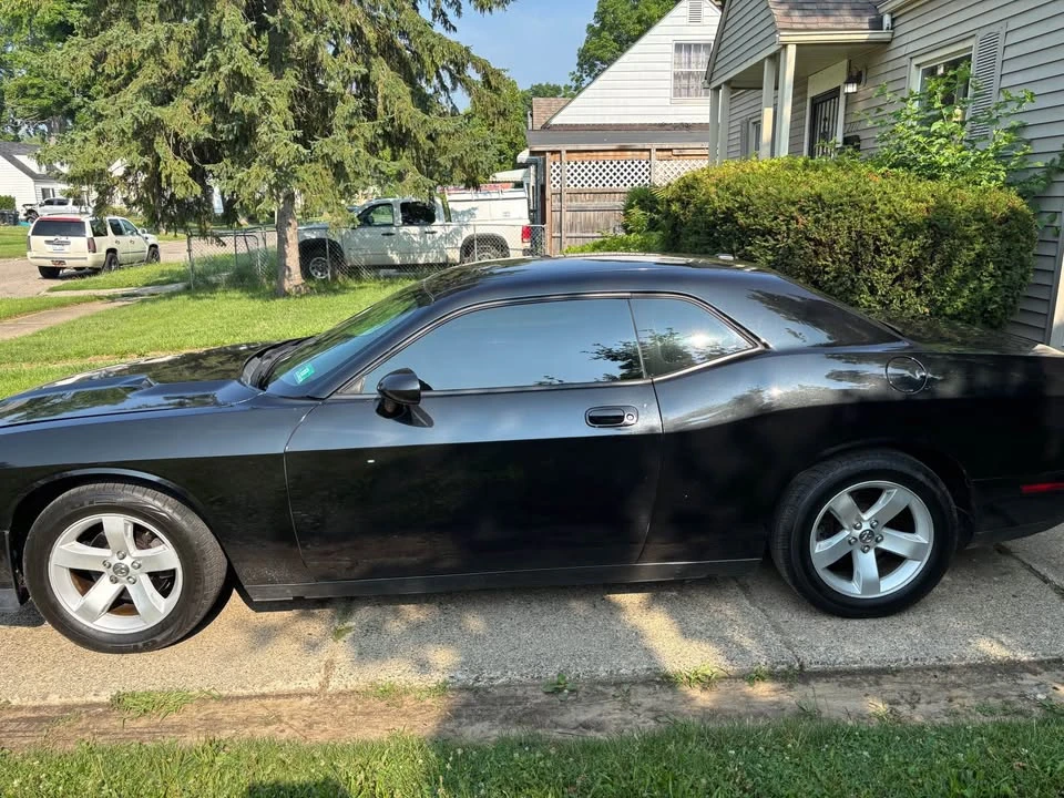 2010 Dodge Challenger 3rd Gen - Image 3 of 4