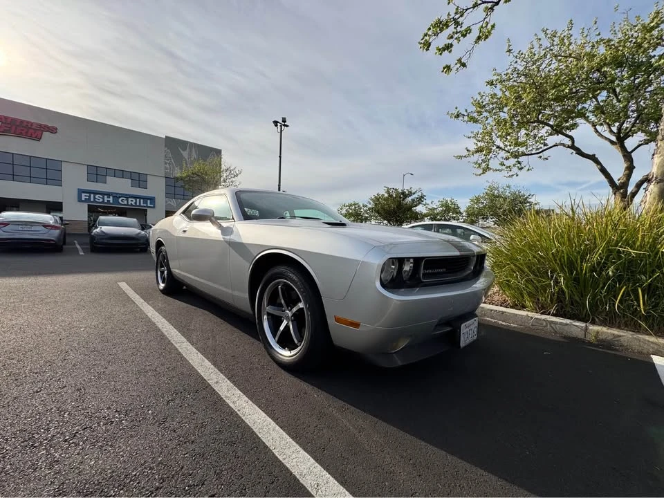 2010 Dodge Challenger 3rd Gen - Image 4 of 8
