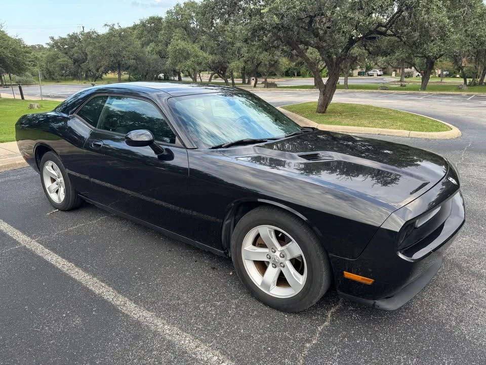 2010 Dodge Challenger 3rd Gen - Image 7 of 15