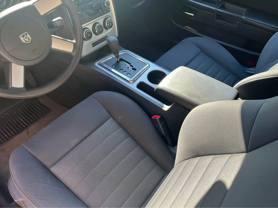 2010 Dodge Challenger 3rd Gen - Image 7 of 12