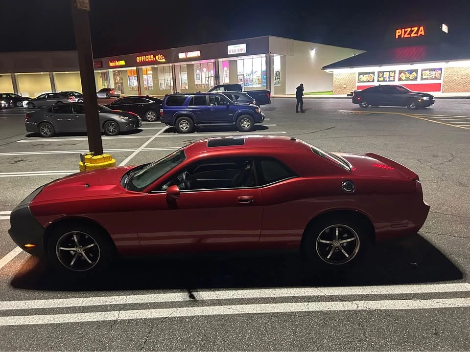 2010 Dodge Challenger 3rd Gen - Image 2 of 6