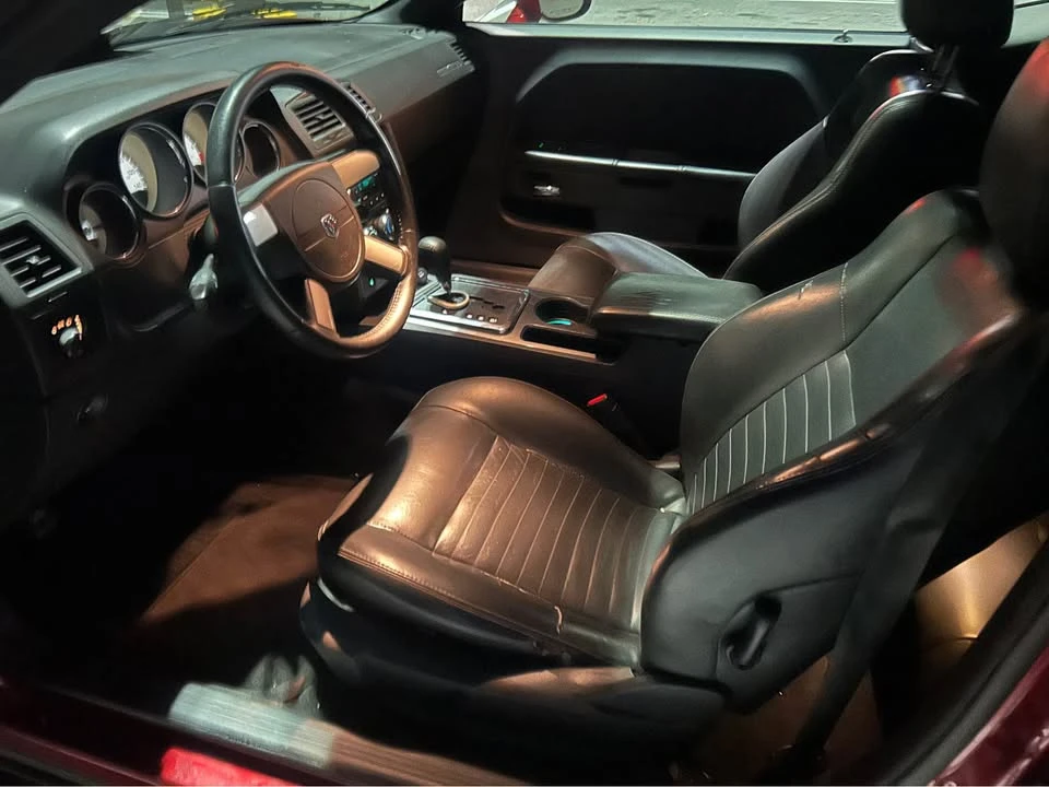 2010 Dodge Challenger 3rd Gen - Image 5 of 6