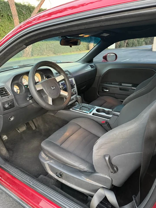 2010 Dodge Challenger 3rd Gen - Image 7 of 10
