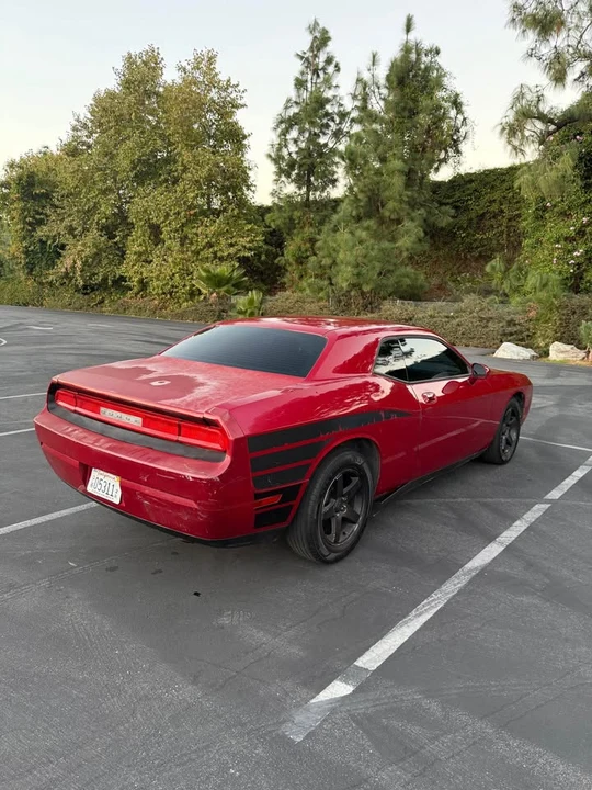 2010 Dodge Challenger 3rd Gen - Image 6 of 10