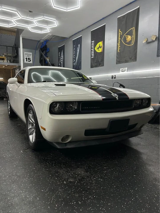 2010 Dodge Challenger 3rd Gen - Image 3 of 10