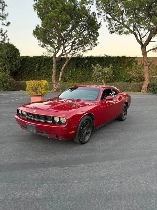 2010 Dodge Challenger 3rd Gen - Image 3 of 10