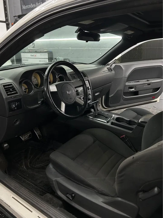 2010 Dodge Challenger 3rd Gen - Image 6 of 10
