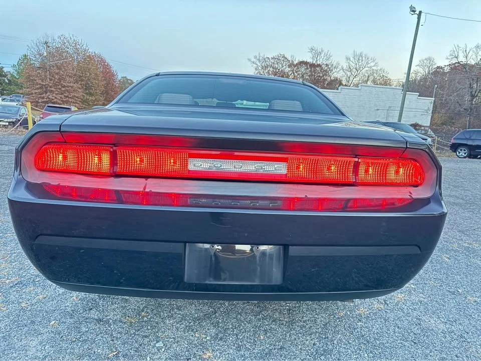 2010 Dodge Challenger 3rd Gen - Image 7 of 20