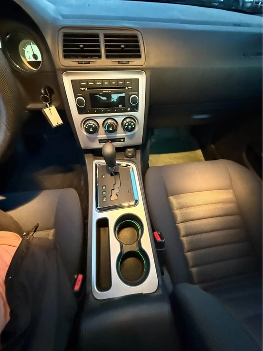 2010 Dodge Challenger 3rd Gen - Image 13 of 20