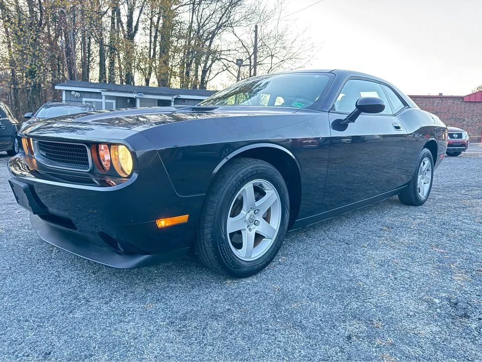 2010 Dodge Challenger 3rd Gen - Image 4 of 20