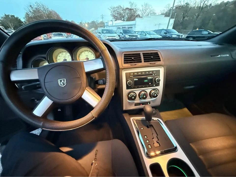 2010 Dodge Challenger 3rd Gen - Image 12 of 20