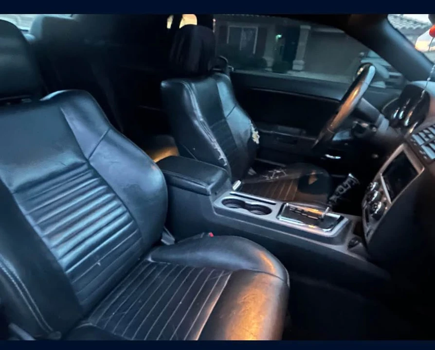 2010 Dodge Challenger 3rd Gen - Image 9 of 11