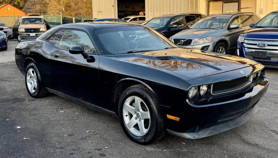 2010 Dodge Challenger 3rd Gen - Image 2 of 20