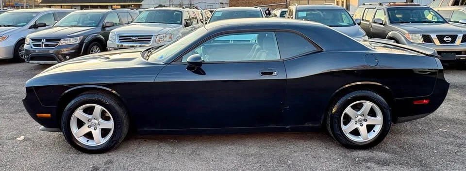 2010 Dodge Challenger 3rd Gen - Image 17 of 20